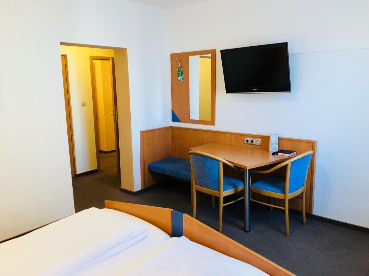 Hotel Europa - Restaurant Ruesselsheim Luaran gambar
