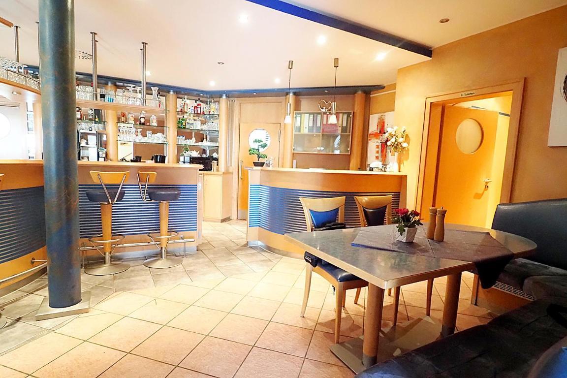 Hotel Europa - Restaurant Ruesselsheim Luaran gambar
